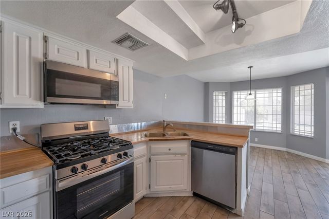 3825 Summer Breeze Circle, Las Vegas, NV 89108
