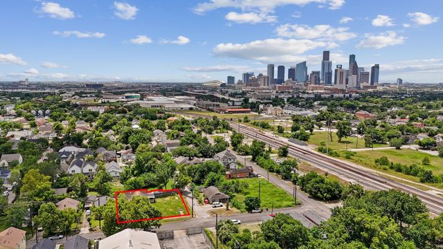 2206 Lee Street, Houston, TX 77026