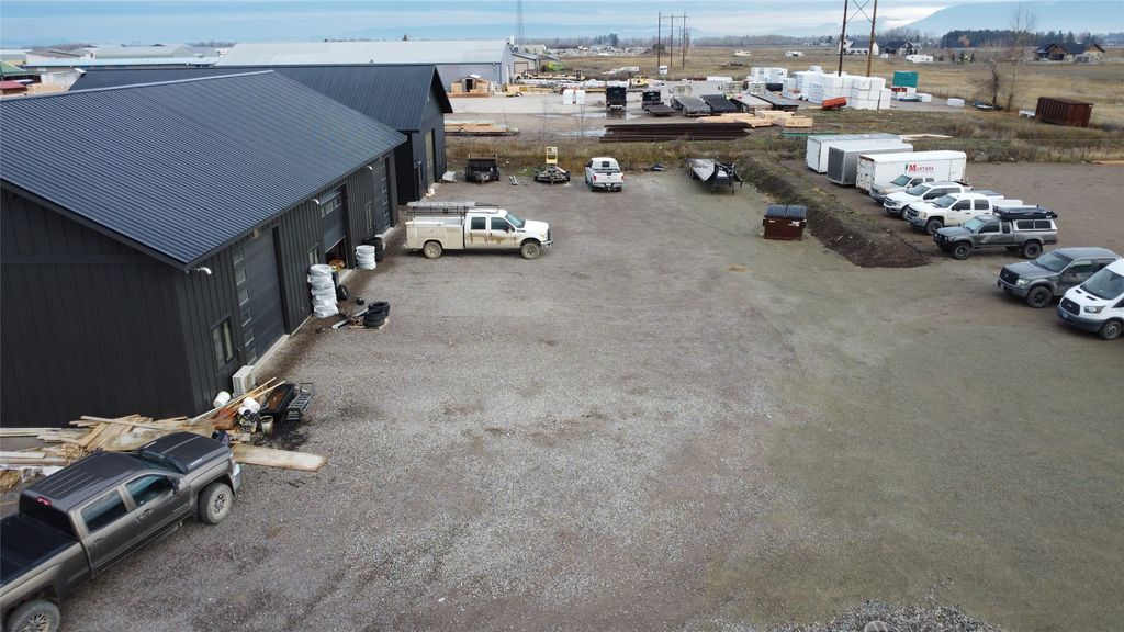 77 Hunter Circle, Kalispell, MT 59901 photo 4