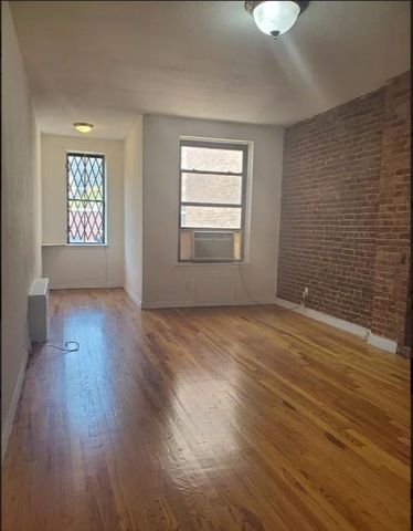 510 E 82nd St Apt 4D, New York City, NY 10028
