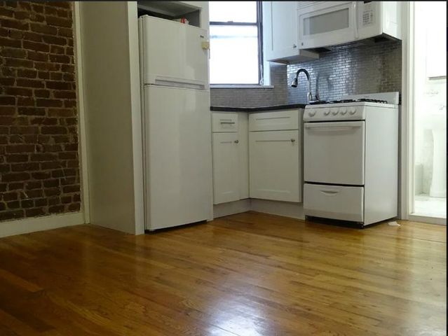 510 E 82nd St Apt 4D, New York City, NY 10028