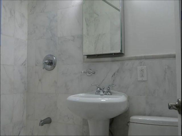 510 E 82nd St Apt 4D, New York City, NY 10028
