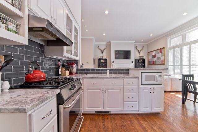 2620 Thomas Avenue, Dallas, TX 75204