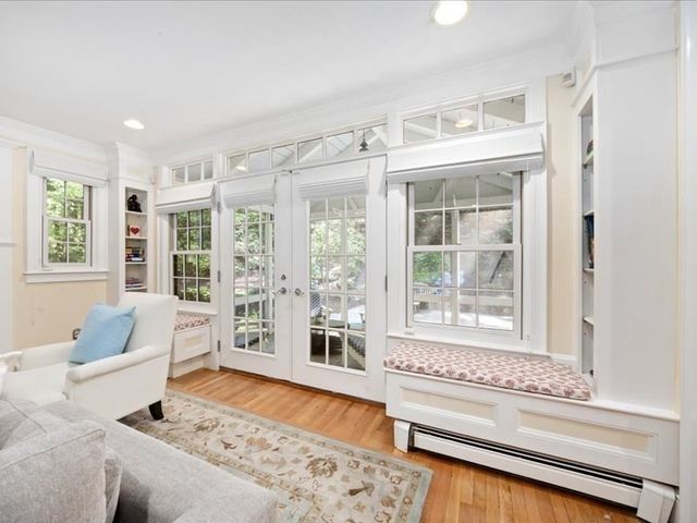 6 Brewer Way, Hingham, MA 02043