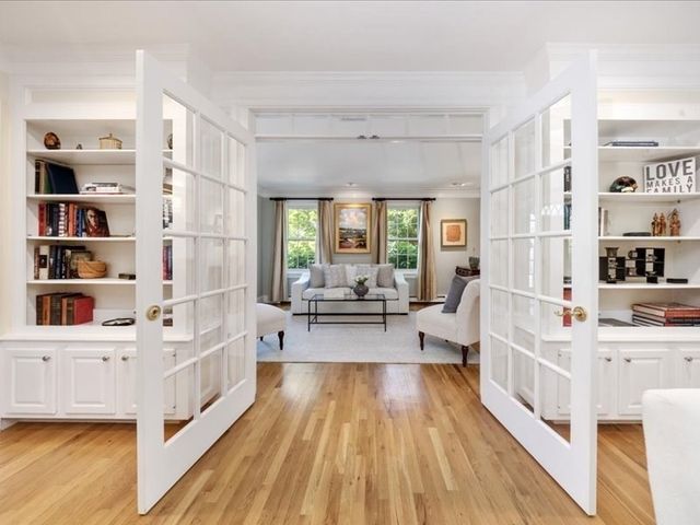 6 Brewer Way, Hingham, MA 02043