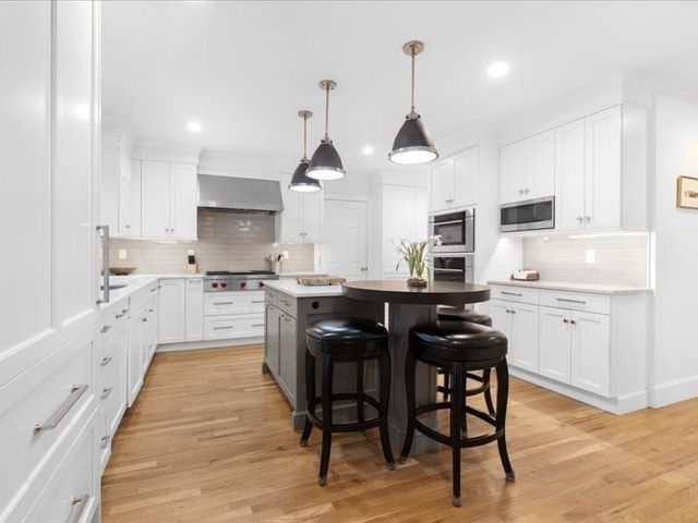 6 Brewer Way, Hingham, MA 02043