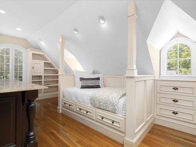 6 Brewer Way, Hingham, MA 02043