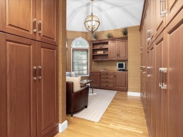 6 Brewer Way, Hingham, MA 02043