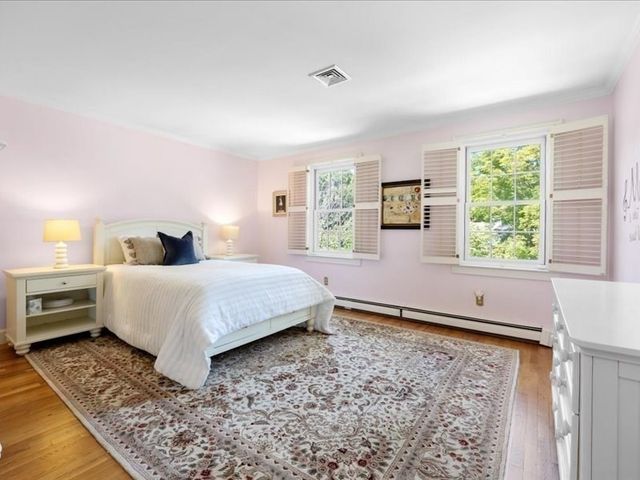 6 Brewer Way, Hingham, MA 02043