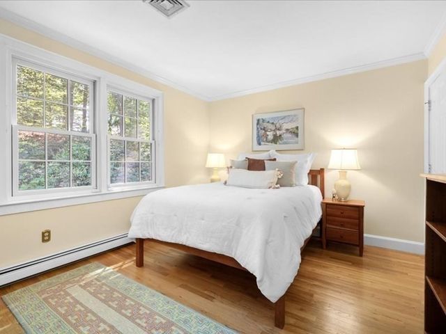 6 Brewer Way, Hingham, MA 02043