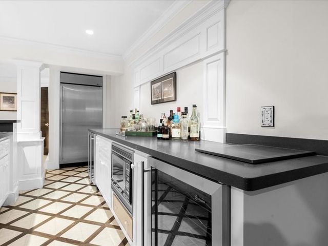 6 Brewer Way, Hingham, MA 02043