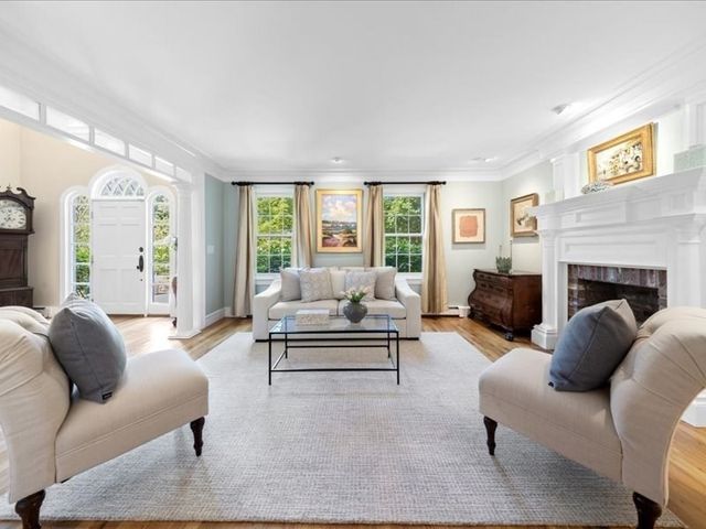 6 Brewer Way, Hingham, MA 02043