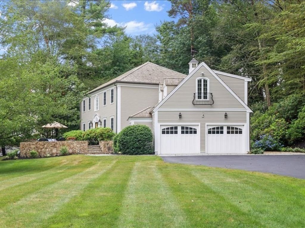 6 Brewer Way, Hingham, MA 02043