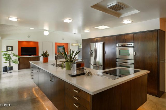 2065 Canyon Close Road, Pasadena, CA 91107