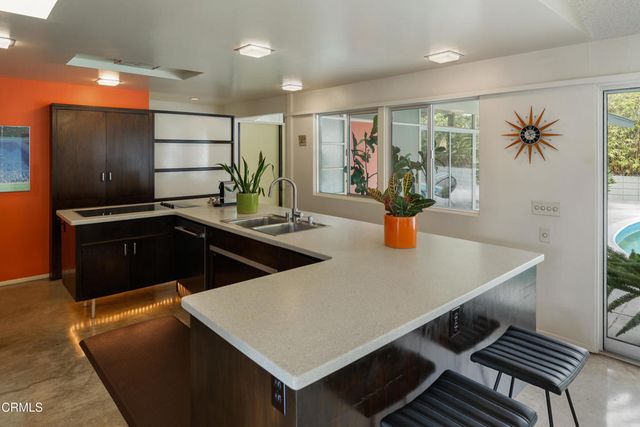 2065 Canyon Close Road, Pasadena, CA 91107