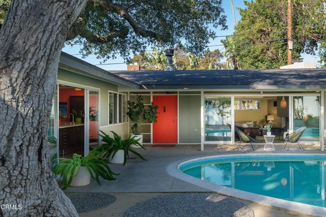 2065 Canyon Close Road, Pasadena, CA 91107