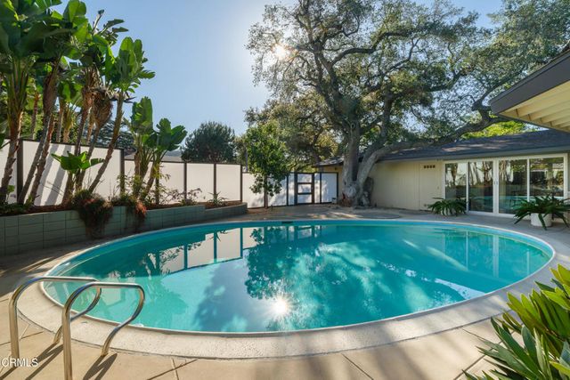 2065 Canyon Close Road, Pasadena, CA 91107