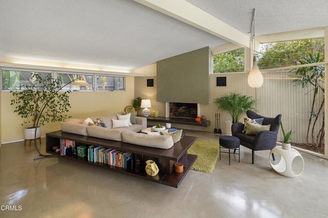 2065 Canyon Close Road, Pasadena, CA 91107