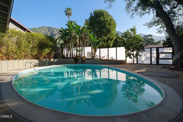 2065 Canyon Close Road, Pasadena, CA 91107