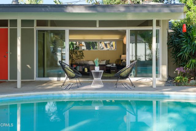 2065 Canyon Close Road, Pasadena, CA 91107