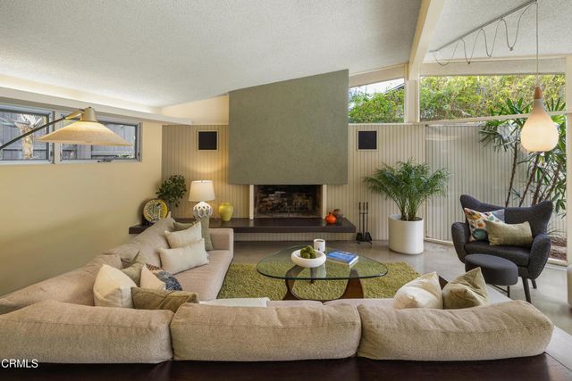 2065 Canyon Close Road, Pasadena, CA 91107