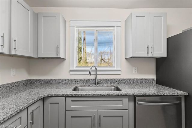 2835 Laguna Avenue, Winston-salem, NC 27103