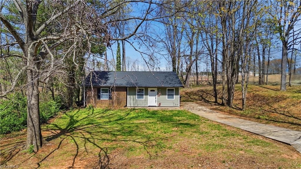 2835 Laguna Avenue, Winston-salem, NC 27103