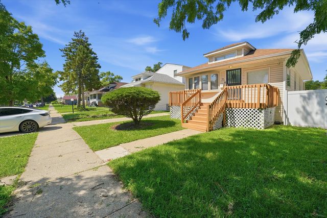 1426 S 18th Avenue, Maywood, IL 60153