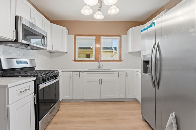 1426 S 18th Avenue, Maywood, IL 60153