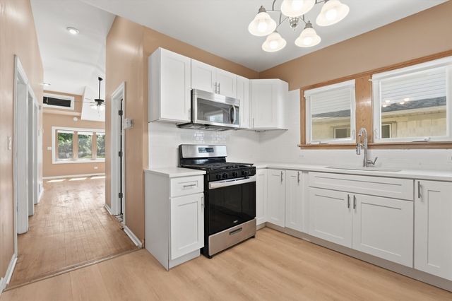 1426 S 18th Avenue, Maywood, IL 60153