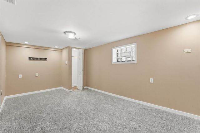 1426 S 18th Avenue, Maywood, IL 60153