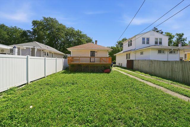 1426 S 18th Avenue, Maywood, IL 60153