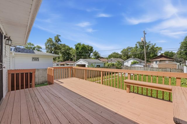 1426 S 18th Avenue, Maywood, IL 60153