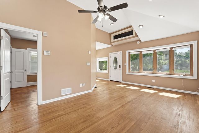 1426 S 18th Avenue, Maywood, IL 60153