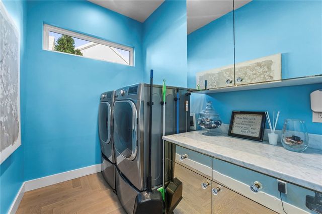 102 NE F Street, Bentonville, AR 72712