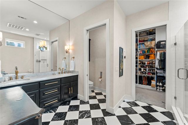 102 NE F Street, Bentonville, AR 72712