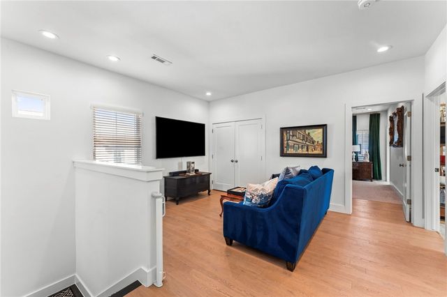 102 NE F Street, Bentonville, AR 72712