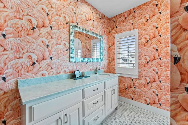 102 NE F Street, Bentonville, AR 72712