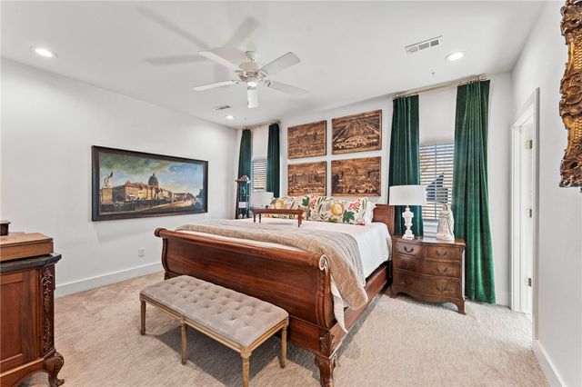 102 NE F Street, Bentonville, AR 72712