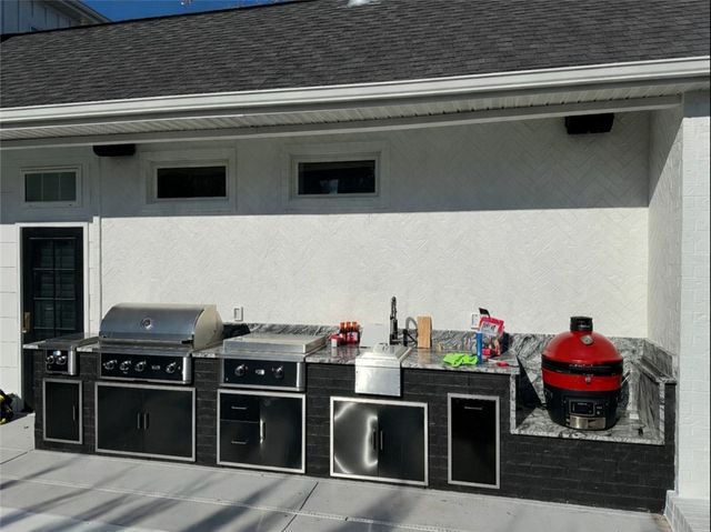 102 NE F Street, Bentonville, AR 72712