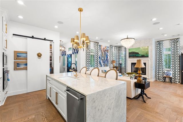 102 NE F Street, Bentonville, AR 72712