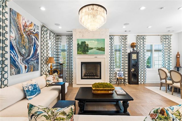 102 NE F Street, Bentonville, AR 72712