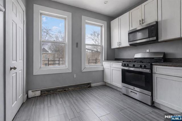 104 Wegman Parkway, Jersey City, NJ 07305