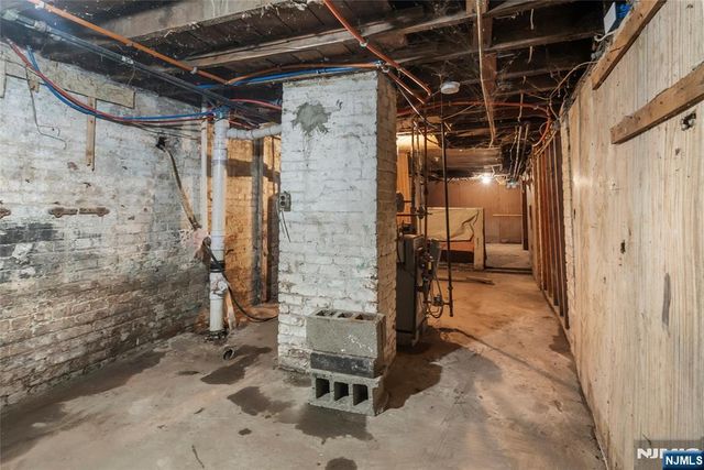 104 Wegman Parkway, Jersey City, NJ 07305