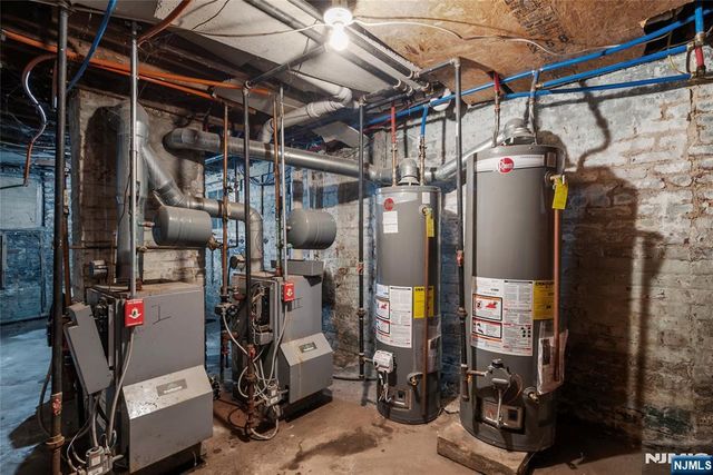 104 Wegman Parkway, Jersey City, NJ 07305