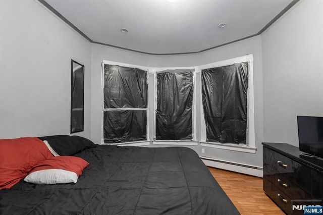 104 Wegman Parkway, Jersey City, NJ 07305