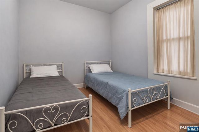 104 Wegman Parkway, Jersey City, NJ 07305