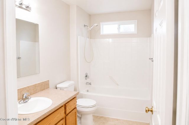 31153 N 10th AVE, Spirit Lake, ID 83869