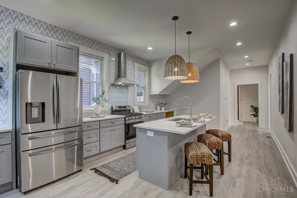 871 Hutchins Avenue, Cincinnati, OH 45229