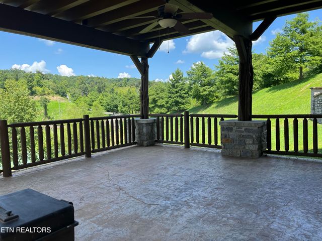 Stone Bridge Drive, Dandridge, TN 37725